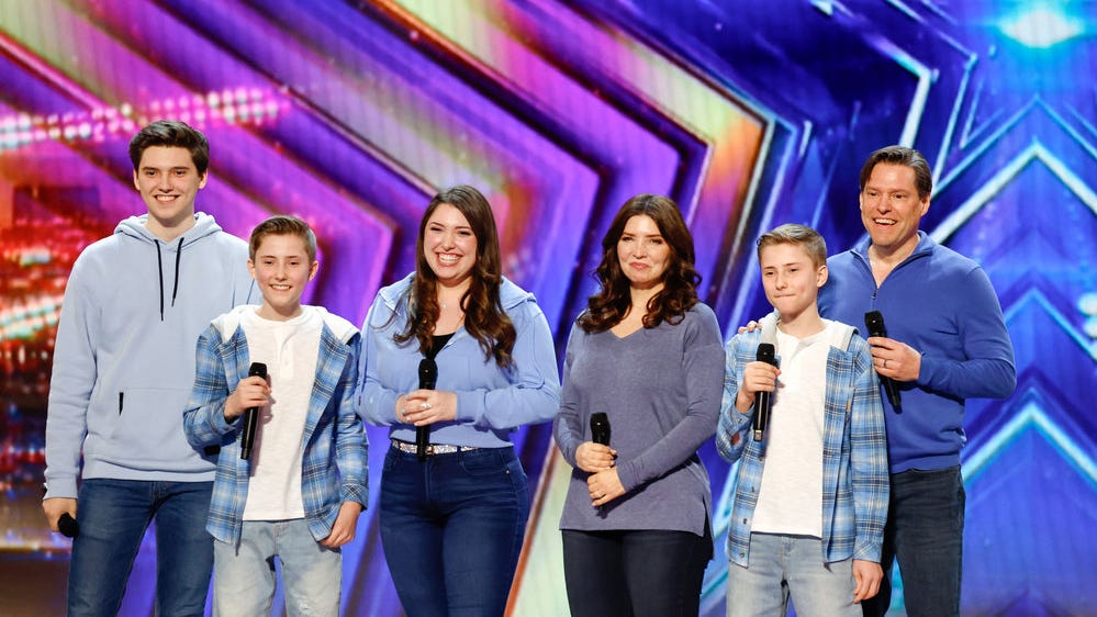 Sharpe Family Singers, a six-member singing group comprised of a husband-and-wife duo and their four children, dazzled the judges Tuesday night.