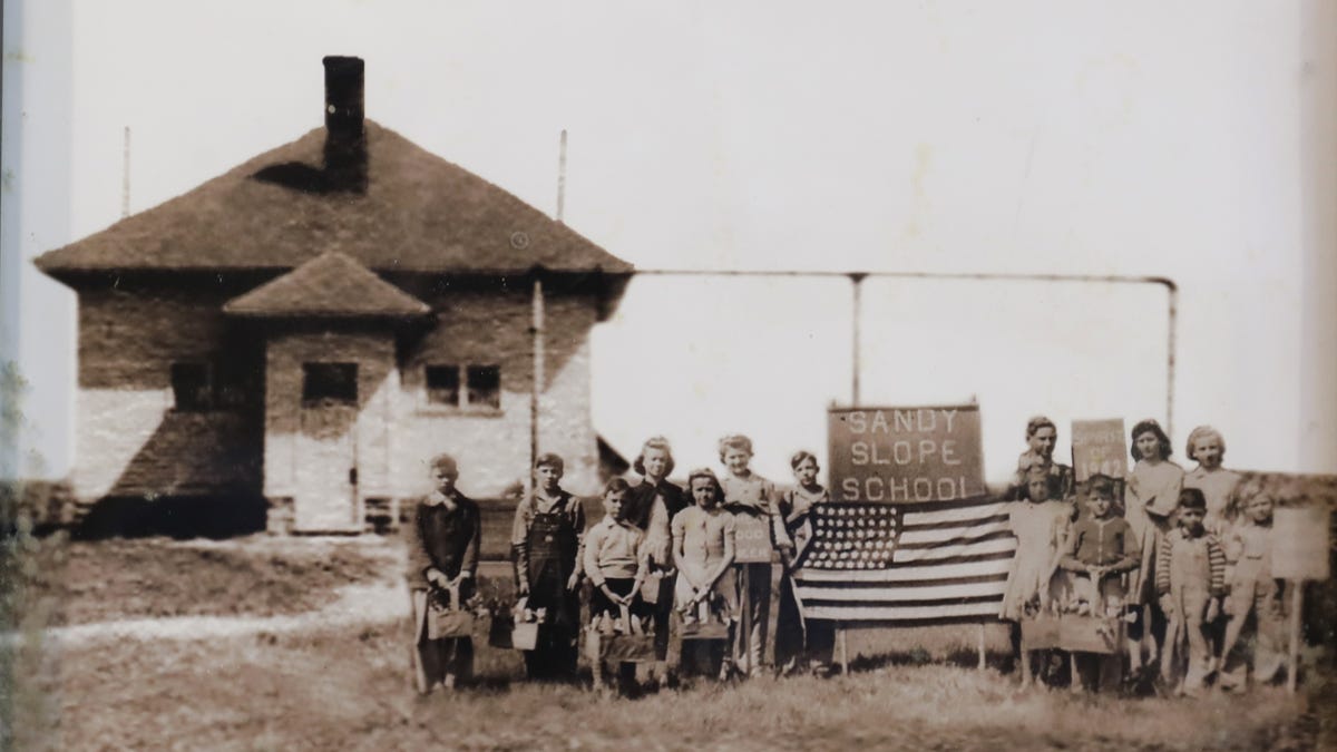Sandy Slopes history isnt well documented but we know toilets delayed the 1942 school year Sandy Slopes history isnt well documented but we know toilets delayed the 1942 school year