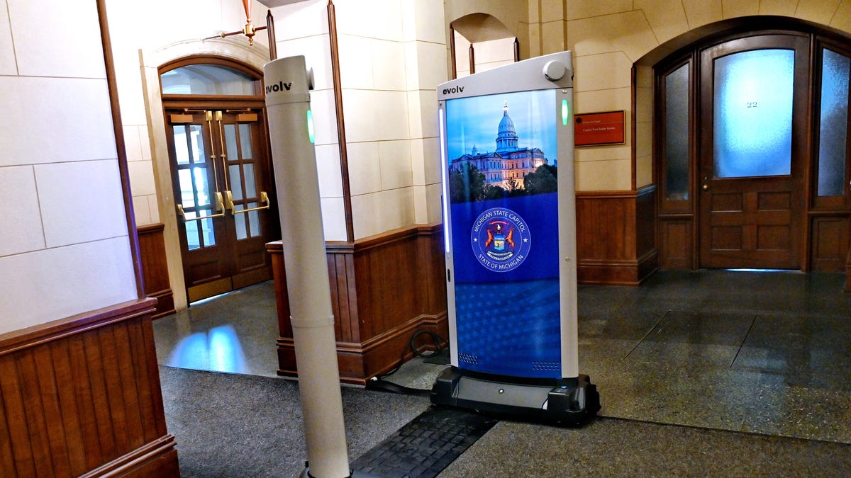 Weapon detectors installed at Capitol building entrances Weapon detectors installed at Capitol building entrances