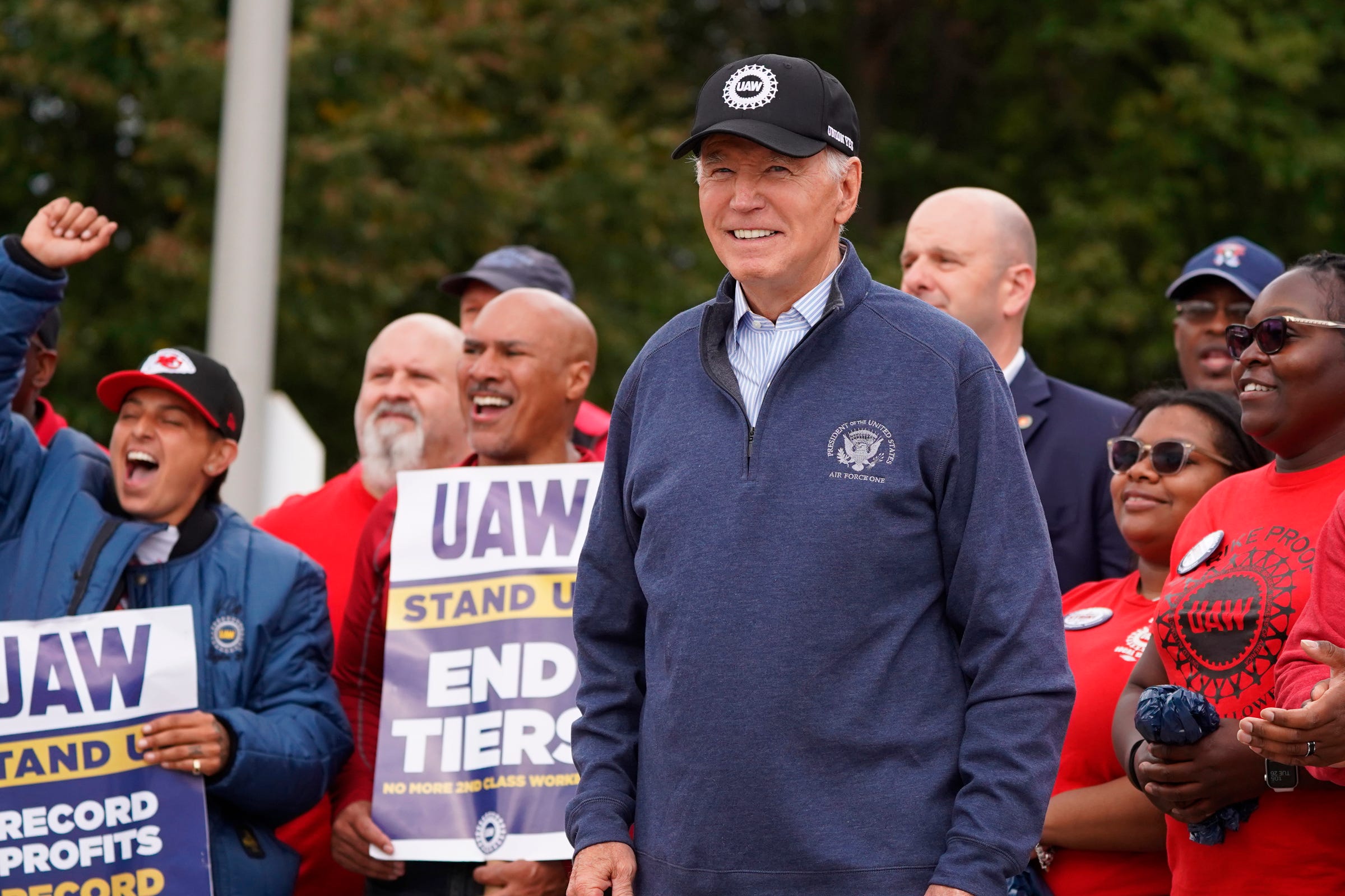 President Biden visits UAW picketers at striking GM site in Belleville