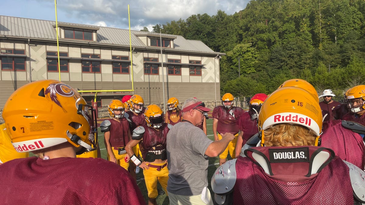 Футбол чероки нанимает выпускника Фасги Т.С. Гайера новым тренером