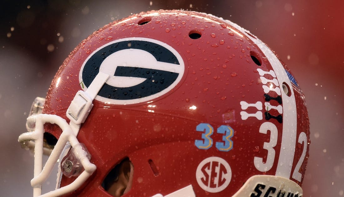 Defensive tackle Travon Walker, rated the No. 51 prospect in the country by ESPN, committed to Georgia, choosing the Bulldogs over Clemson, Alabama, Auburn and South Carolina.