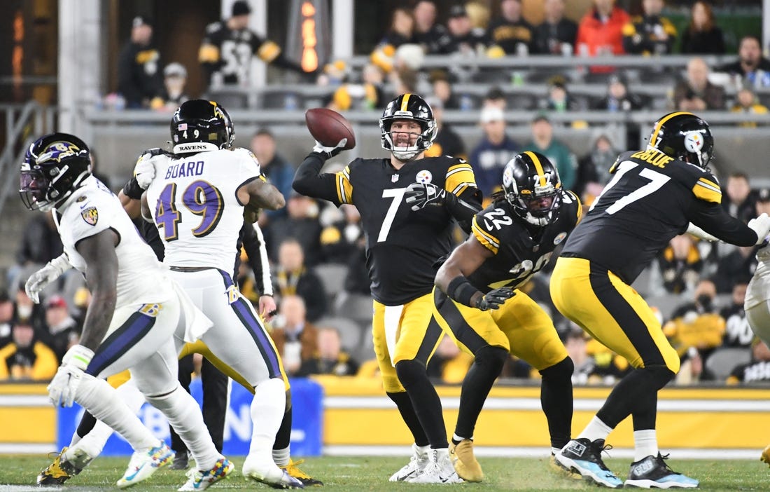 Steelers score late  hold off Ravens