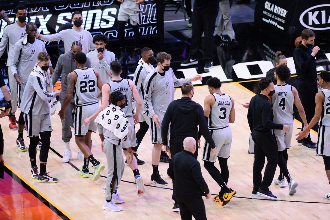 Spurs fined $25K after resting three players
