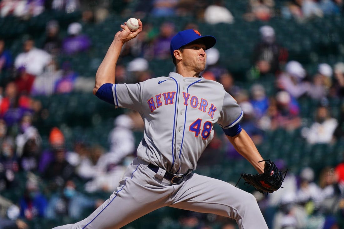 Jacob deGrom fans 14, Mets rally to beat Rockies
