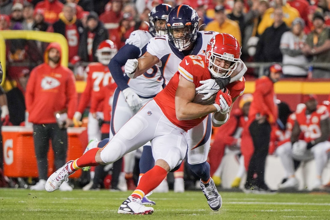 Defense carries Chiefs past Broncos for 5th straight win