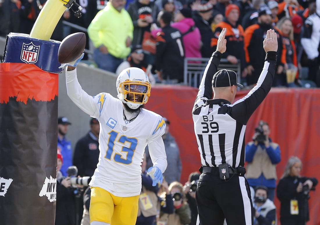 Chargers WR Keenan Allen added to COVID-19 list