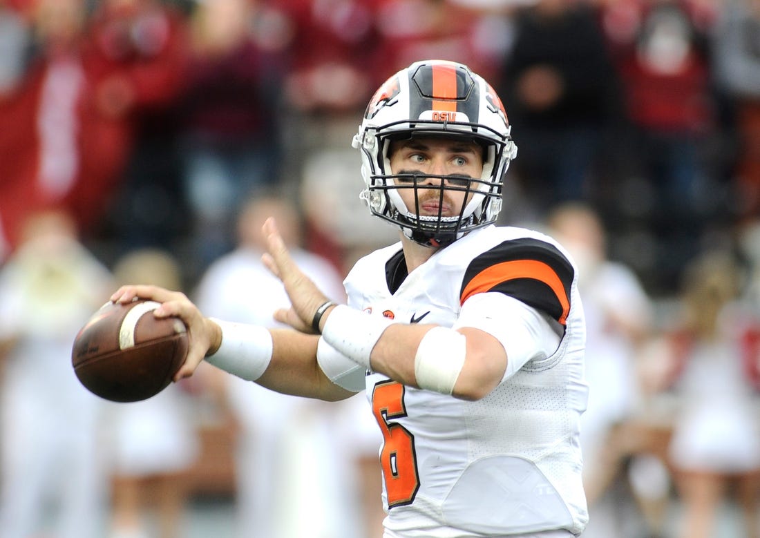 Oregon State Beavers quarterback Jake Luton (6) was knocked out of the season opener due to concussion-like symptoms.
