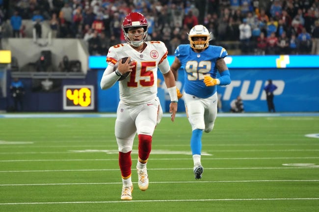Pittsburgh Steelers at Kansas City Chiefs: 12/26/21 NFL Picks and Predictions