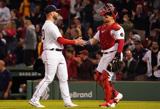 MLB: Seattle Mariners at Boston Red Sox - May 19, 2022; Boston, Massachusetts, USA; Boston Red Sox catcher Christian Vazquez (7) and relief pitcher Ryan Brasier (70) react after defeating the Seattle Mariners at Fenway Park. Mandatory Credit: David Butler II-USA TODAY Sports